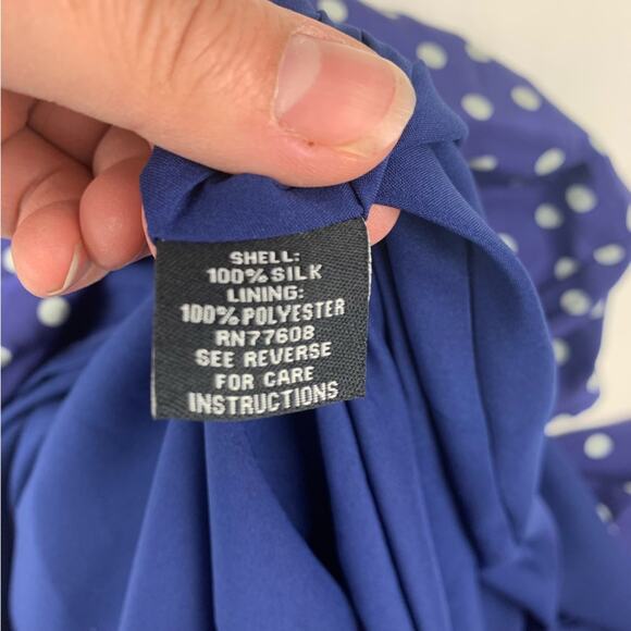 J. Peterman women's size 10 medium silk blue polka dot button up dress - Picture 10 of 12